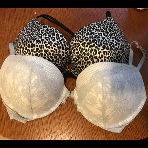 2 Victoria’s secret very sexy bras 32DDD
